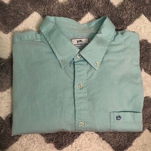 Men’s light blue long-sleeved button-down shirt